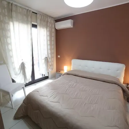 Oda ve Kahvaltı Ciclopi Aci Castello