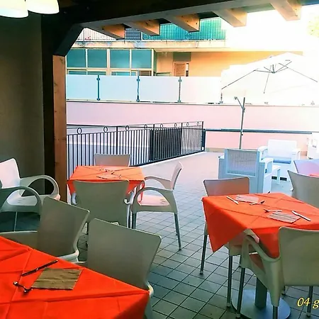 Oda ve Kahvaltı Ciclopi Aci Castello