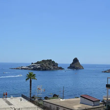 Ciclopi Bed & Breakfast 3*