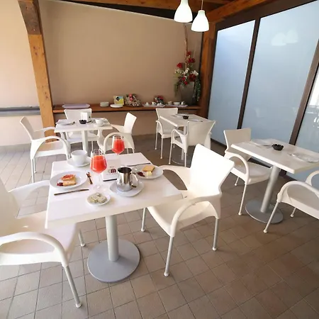 Ciclopi Oda ve Kahvaltı Aci Castello