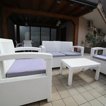 Ciclopi فندق مبيت وإفطار 3*