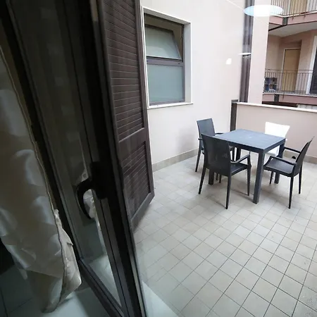 Ciclopi فندق مبيت وإفطار
